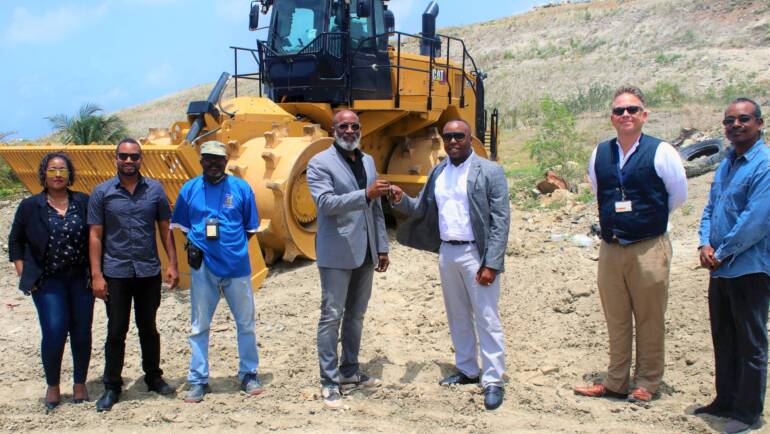 Landfill management more efficient with series of heavy machinery deliveries to VROMI Ministry